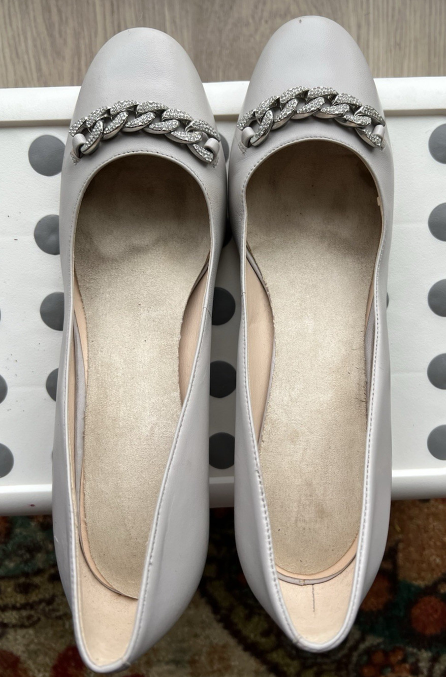 Karl Lagerfeld Paris Women's Gray Silver Leather Rhinestone Detail Pump 9.5